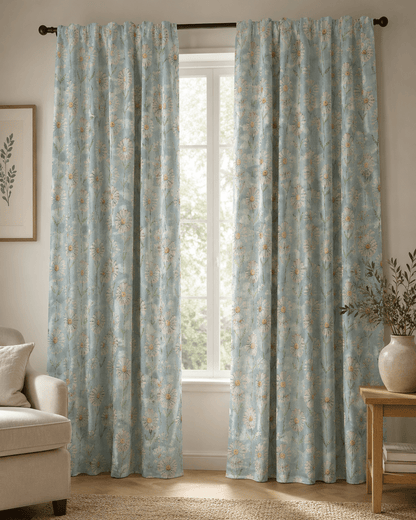 Image d’un tissu gobelin à marguerites 350 g/m² – disponible chez Šarlotes audumi