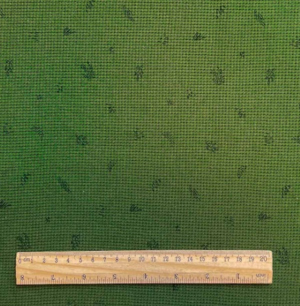 Kokvilnas vafeļauduma trikotāža – haki zaļš ar smalku rakstu 220 g/m²