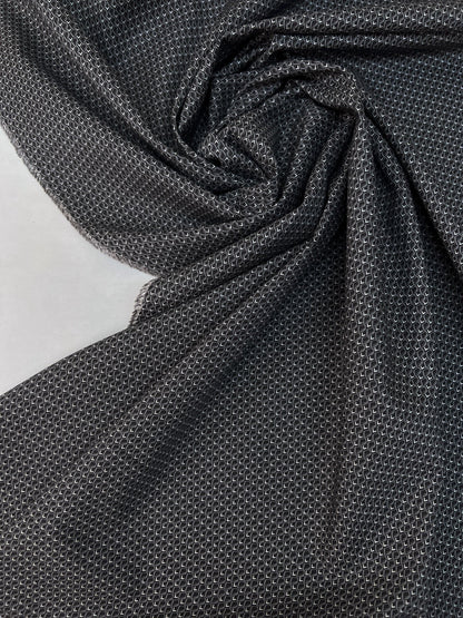 Attēls ar Itālijas apdrukāts kokvilnas poplīna audums – pelēks ģeometrisks raksts | 100% kokvilna | 100 g/m² | 147 cm – pieejams Šarlotes audumi