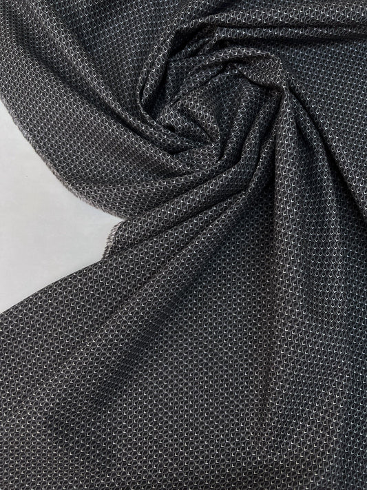 Image of Italian-printed cotton poplin fabric – grey geometric pattern | 100% cotton | 100 g/m² | 147 cm – available at Charlote's Fabrics