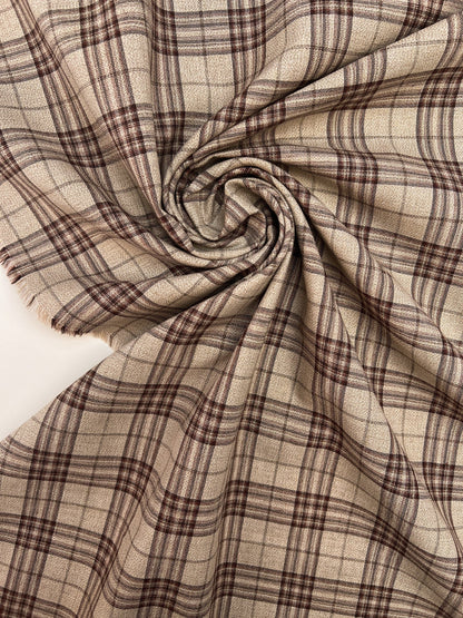 Image du tissu italien en coton et lin à carreaux, dans des tons beige – disponible en ligne chez les tissus de Charlotte