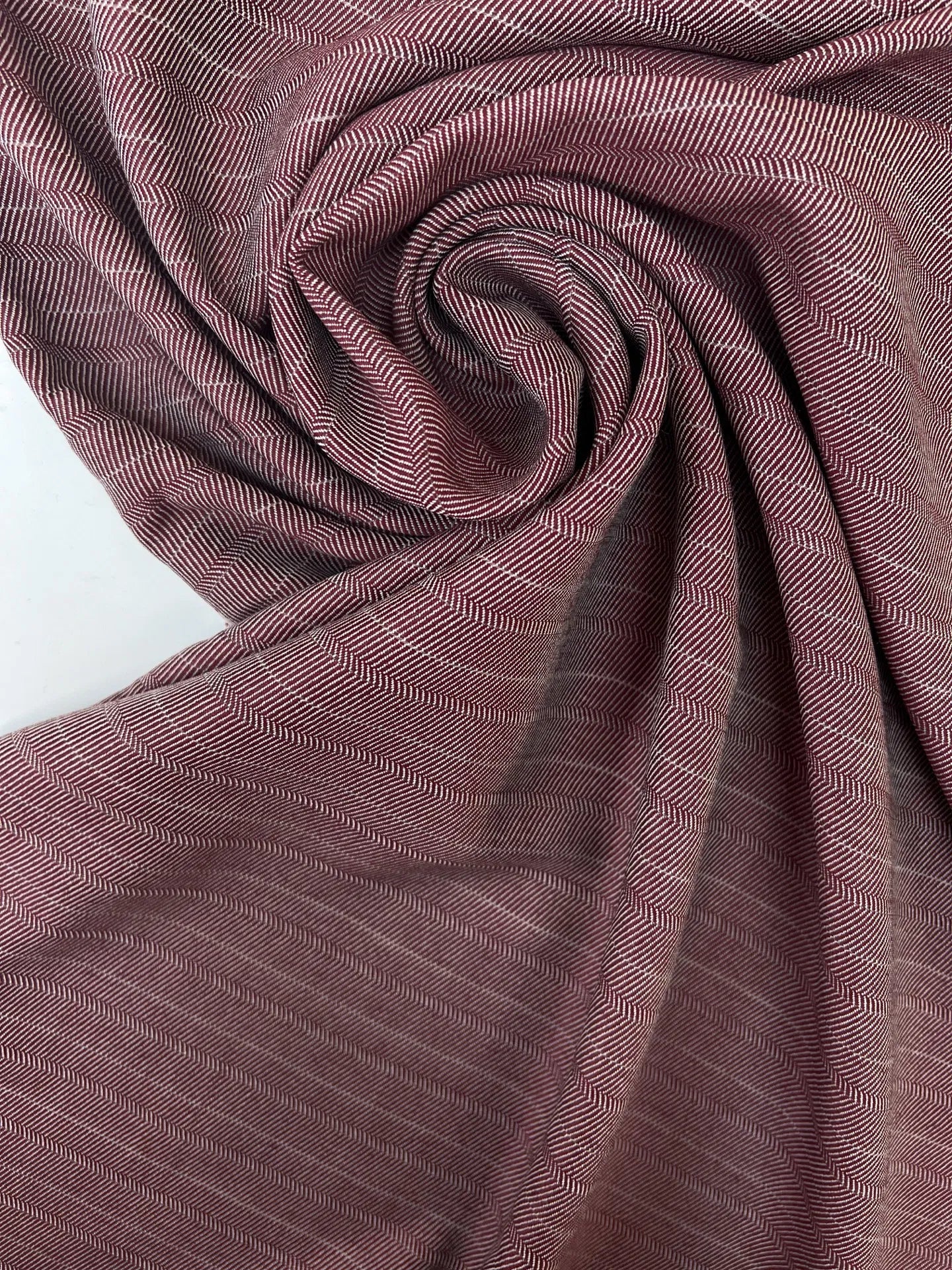 Italian tweed suiting fabric | 73% wool | 27% polyester | 180 g/m² | 165 cm