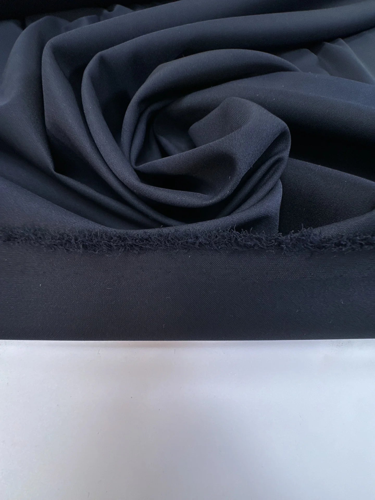 Attic with Italian wool twill fabric for dresses and blouses – violet-black | 60% wool, 28% polyamide, 6% silk, 6% elastane | 175 g/m² | 146 cm – available at Šarlotes audumi