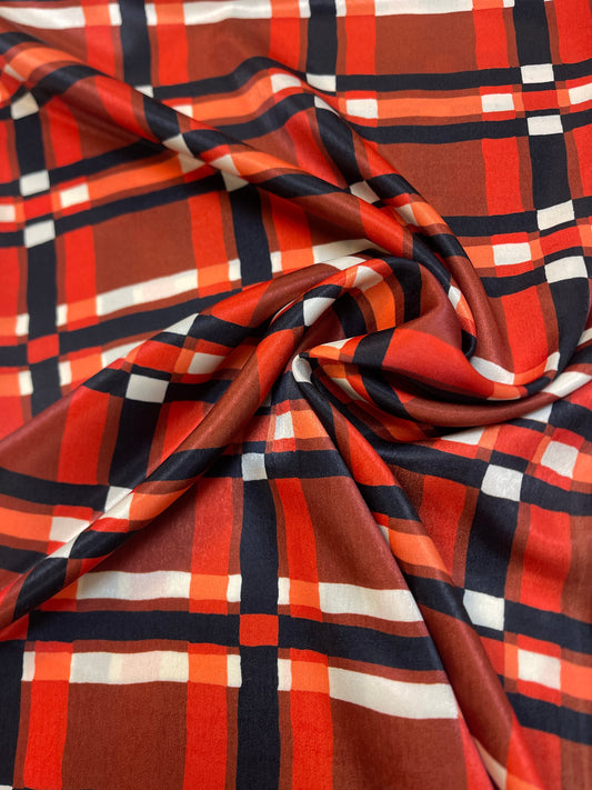Image of Italian satin fabric with a plaid pattern | 140 cm | with a defect – available at Šarlotes audumi