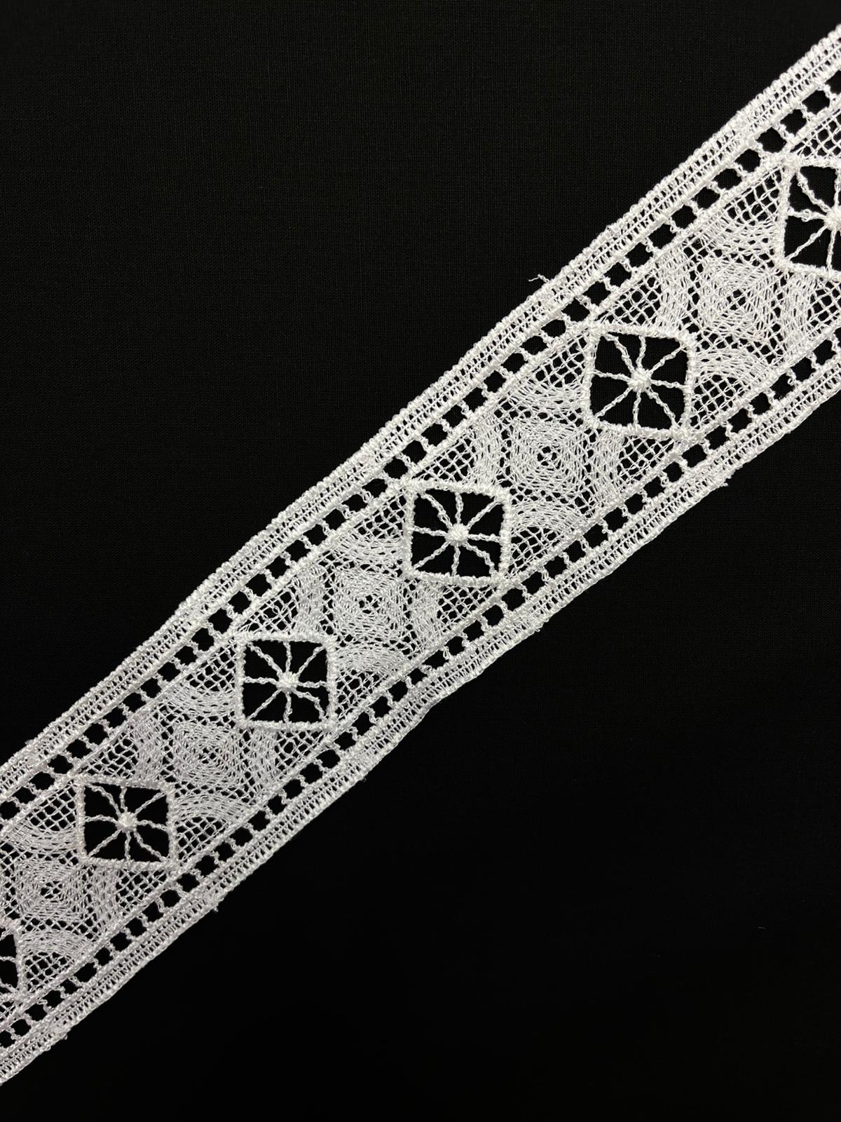 Image de dentelle brodée - 6 cm blanche – disponible chez Šarlotes audumi