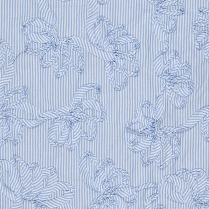 Tissu en coton brodé à motif - lignes bleues 140 g/m² – disponible chez Šarlotes audumi