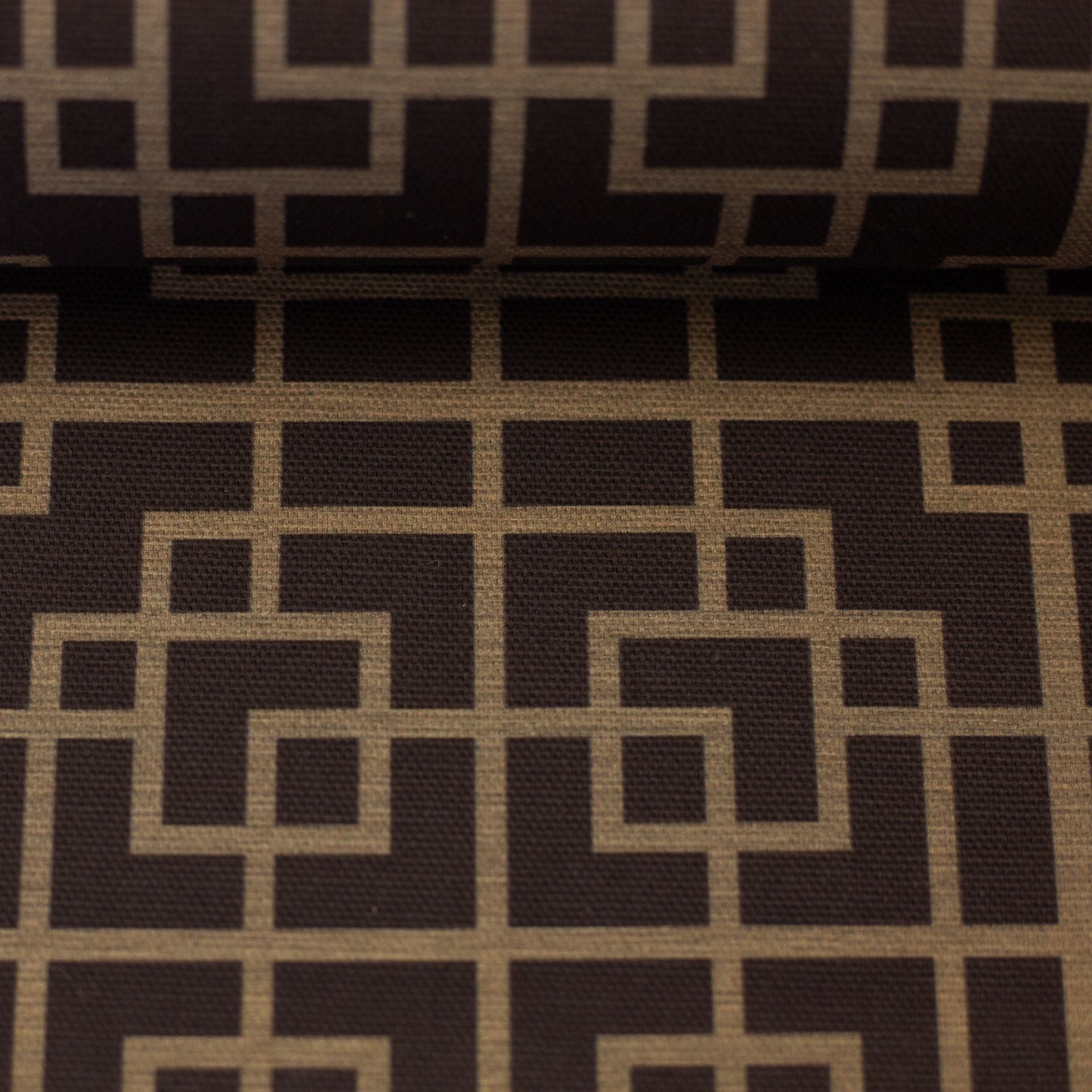 Tissu canvas - motif géométrique sur fond marron 220 g/m²