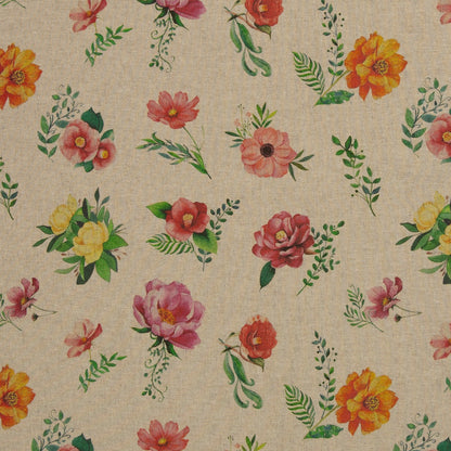 Image avec tissu en toile à fleurs sur fond ton lin – disponible en ligne Šarlotes audumi