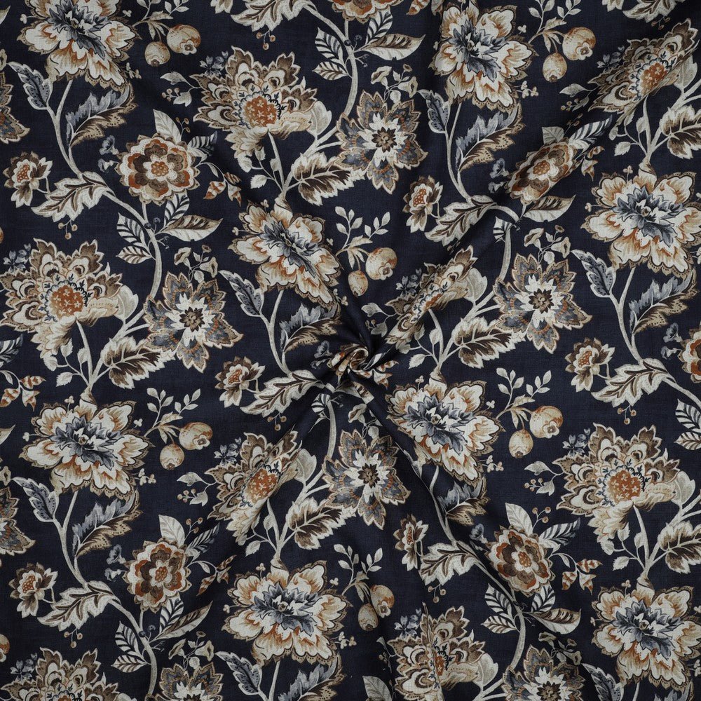 Image de tissu canvas - fleurs sur fond bleu foncé 190 g/m² – disponible chez Šarlotes audumi