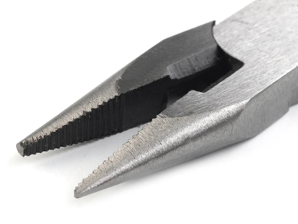 Pince pour la fabrication de bijoux à mâchoires dentées | 125 mm