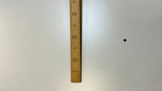 alt
Image of a wooden 100cm ruler – available at Šarlotes audumi