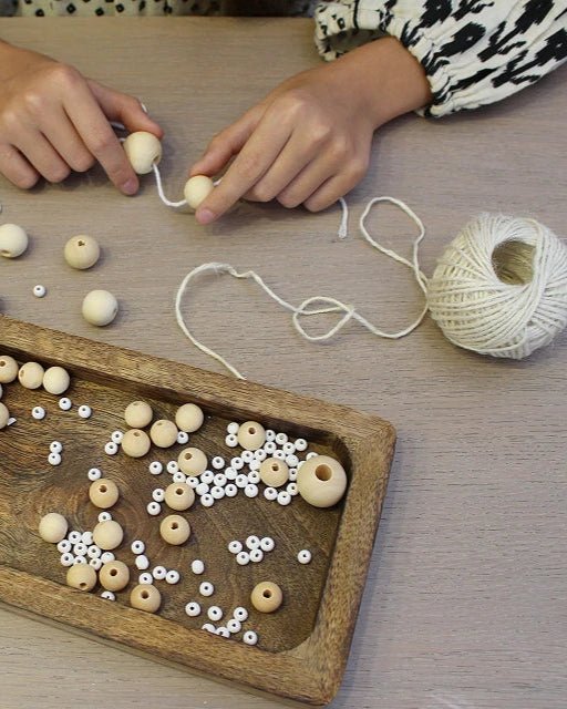 Wooden bead set in a box |Ø 6–20 mm | 1100 pcs.