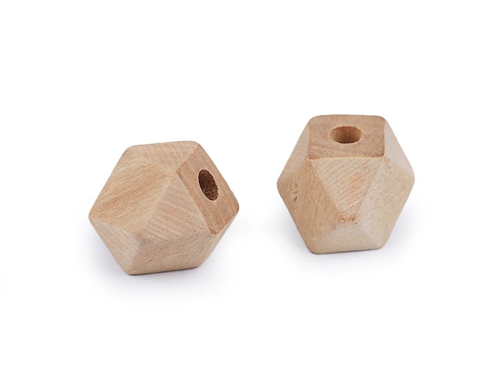 Image de perles en bois 12x12 mm | Bois naturel, non traité – disponible chez Šarlotes audumi