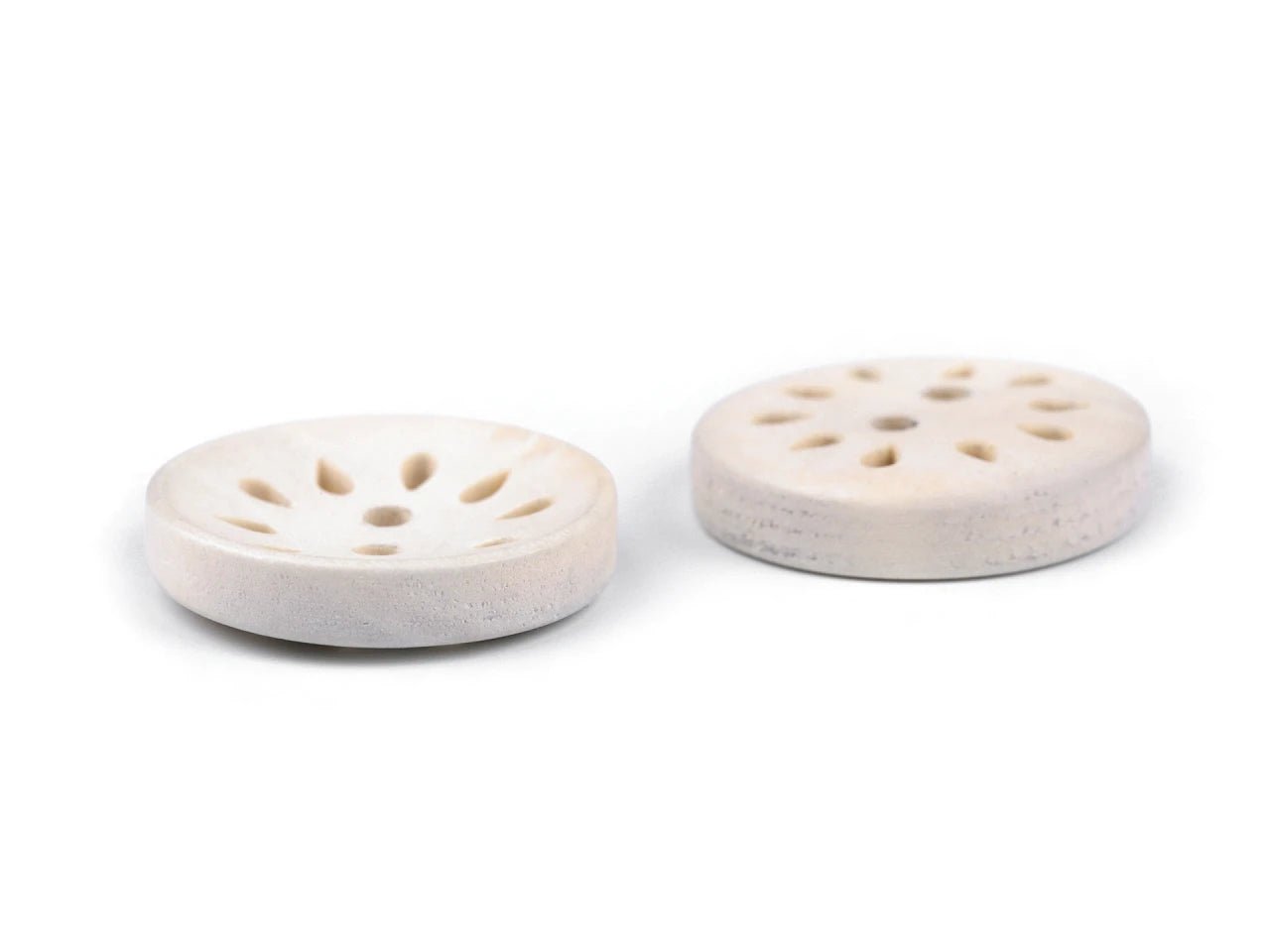 alt
Boutons en bois 20 mm - fleurs