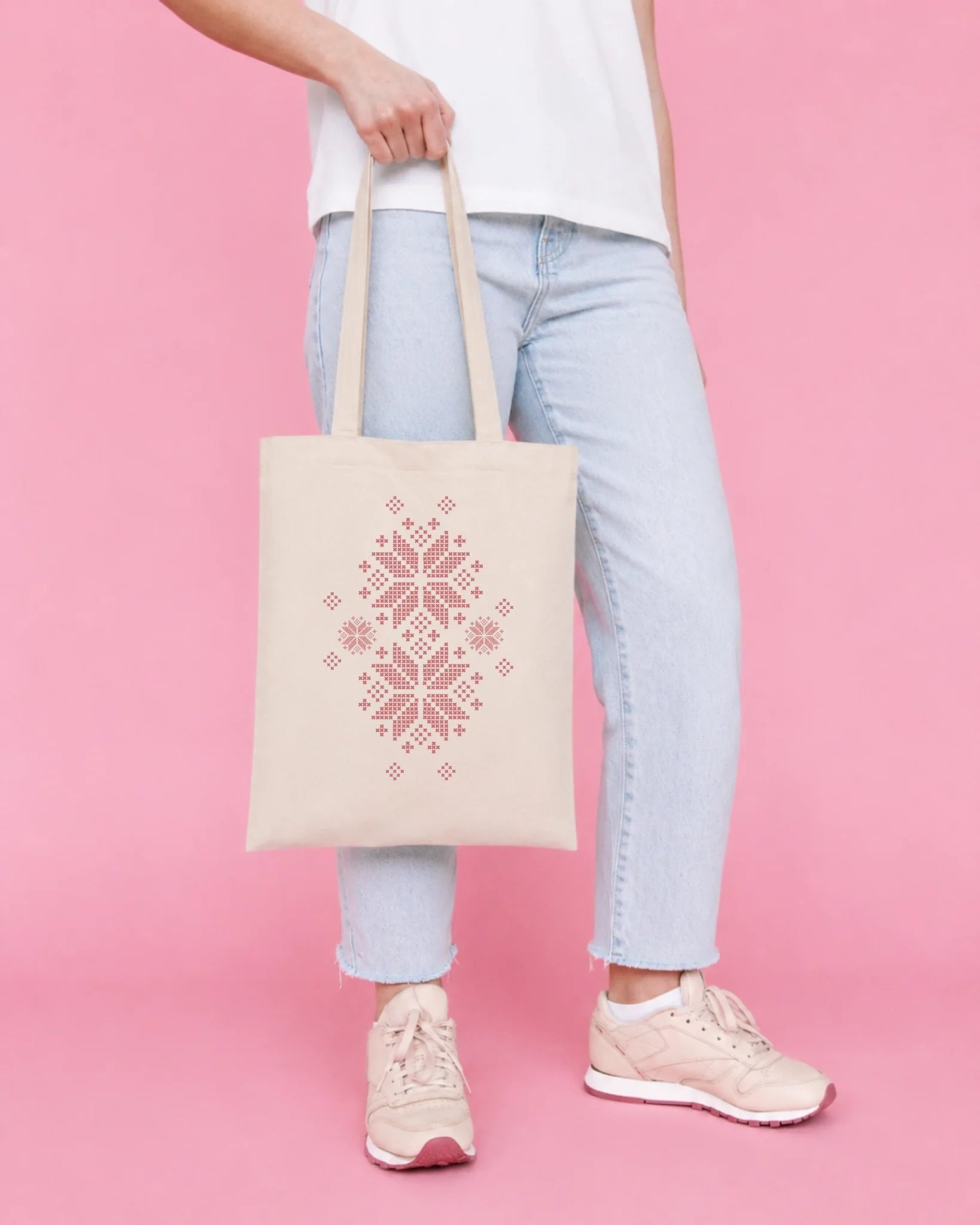 Image of a cotton fabric bag "Bordo auseklis" available online at Šarlotes audumi