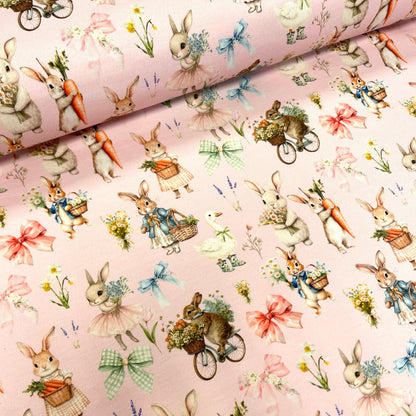 Image de tissu en coton à bouclettes, lapins sur fond rose 250 g/m² – disponible chez Šarlotes audumi