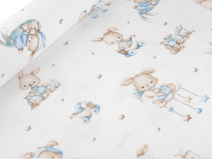 Image de flanelle de coton avec des lapins aux accents bleus – disponible en ligne chez Šarlotes audumi