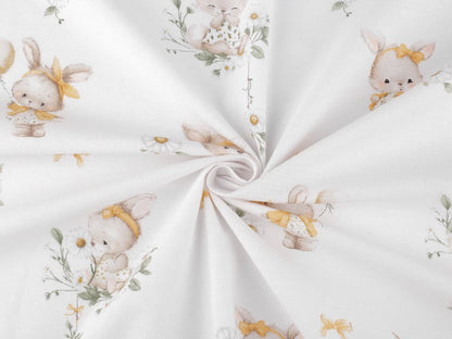 Image de flanelle de coton avec de petits lapins portant des nœuds jaunes – 100 % coton – disponible en ligne chez Šarlotes audumi