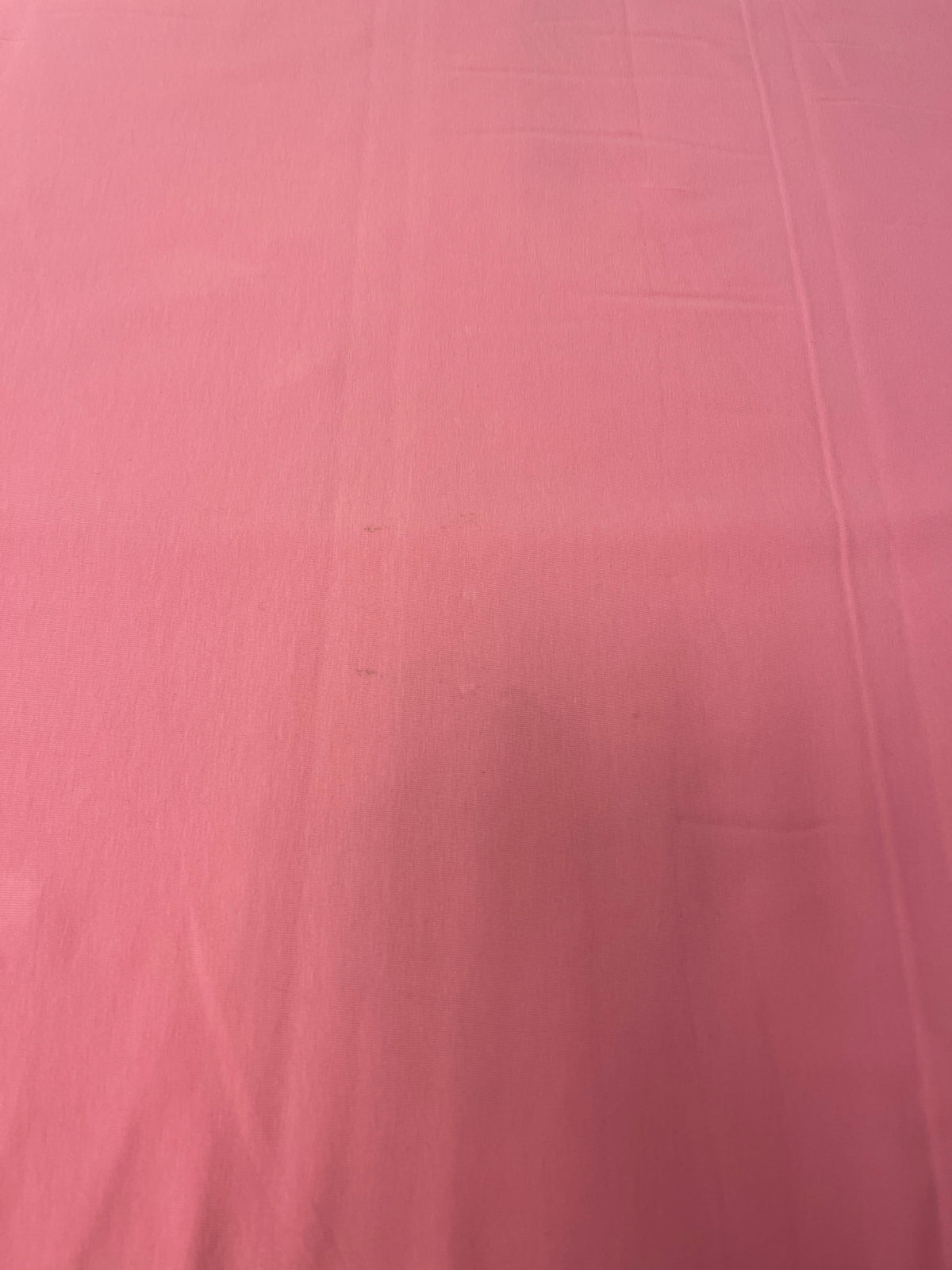Image de jersey en coton avec défaut, rose – disponible en ligne chez Šarlotes audumi