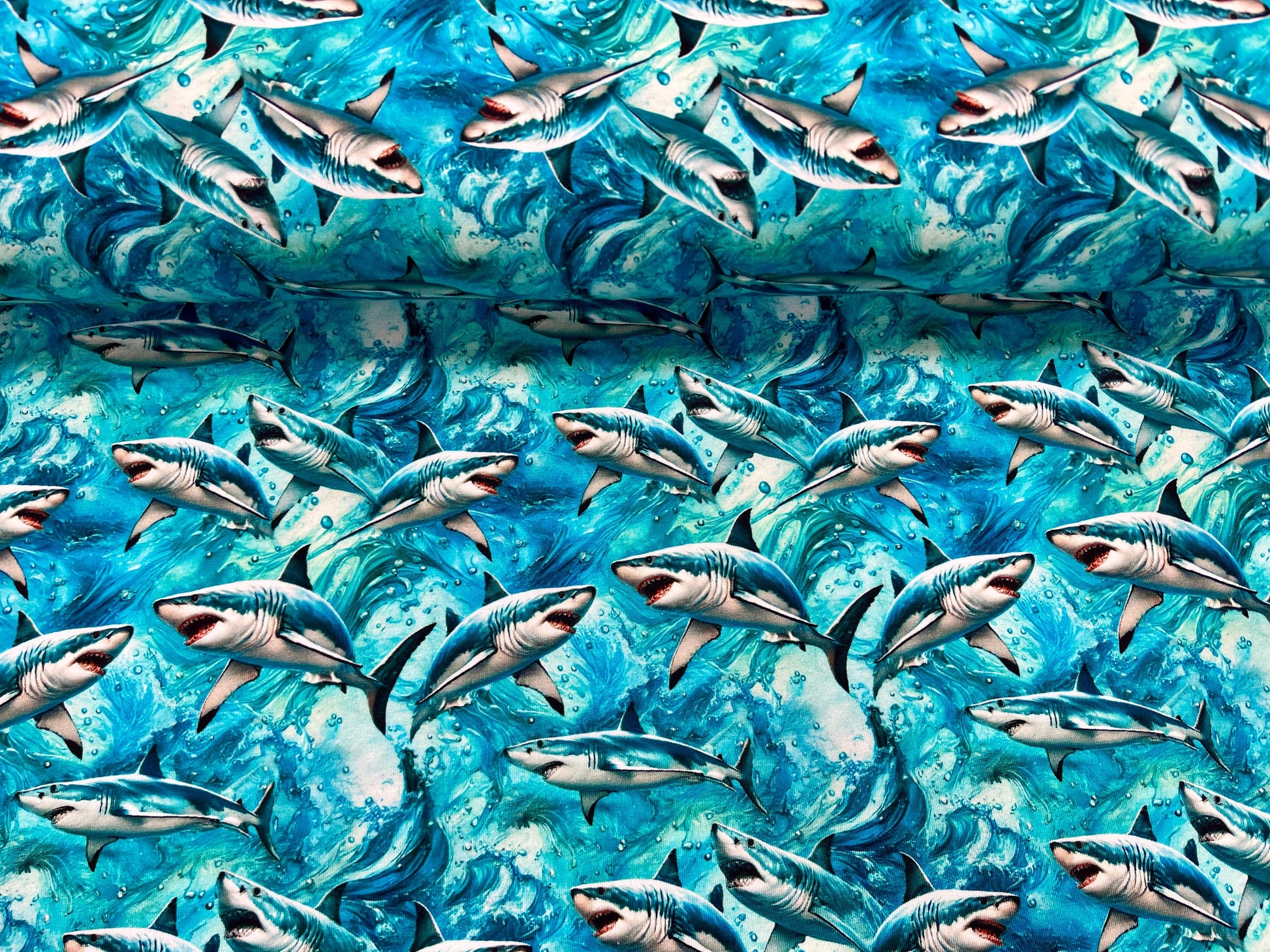 Cotton jersey - sharks 200 g/m²