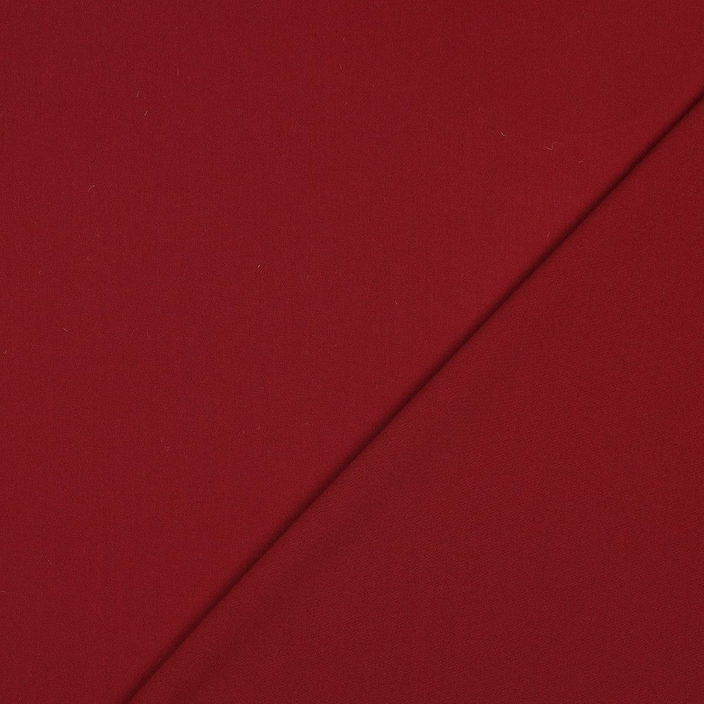 Image de tissu de costume avec élasthanne - rouge foncé 200 g/m² – disponible chez Šarlotes audumi