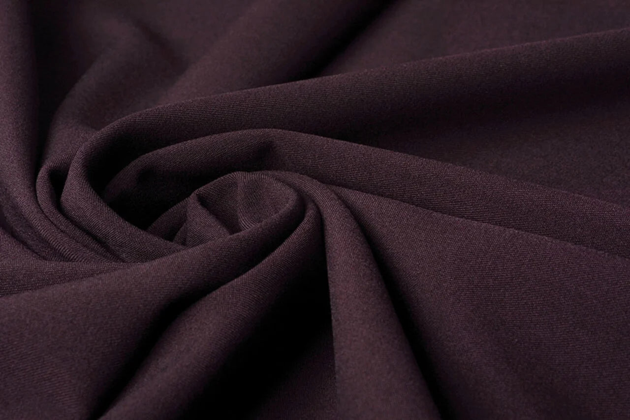 Image de tissu de tailleur avec élasthanne - violet 275 g/m² – disponible chez Šarlotes audumi