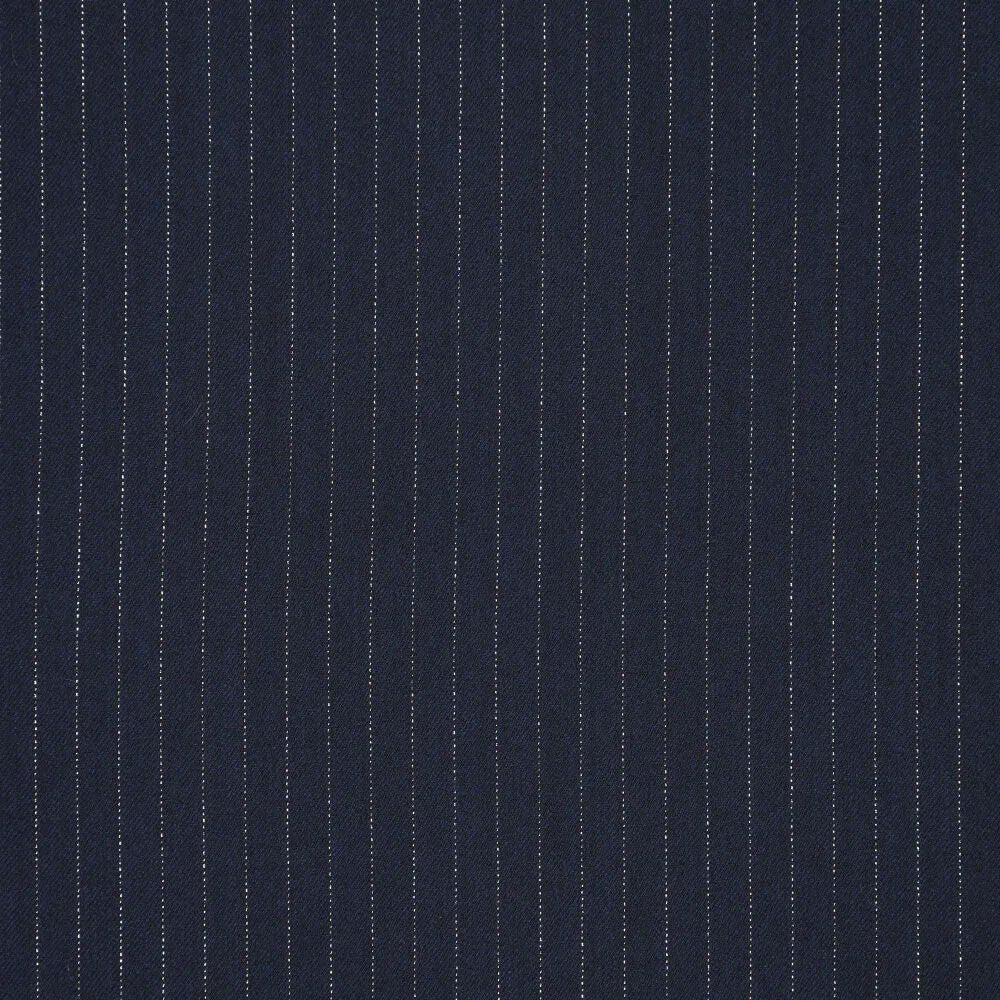 Image d’un tissu de costume à fine rayure lurex - bleu foncé | 195 g/m² | 145 cm – disponible chez Šarlotes audumi