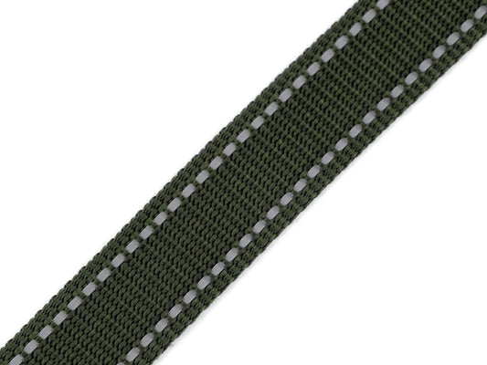 Image avec sacs Lenta, sangles 25 mm - vert avec lignes réfléchissantes – disponible chez Šarlotes audumi