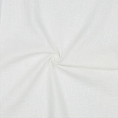Image de tissu en lin blanc 230 g/m² – disponible chez Šarlotes audumi
