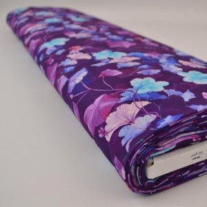 Attēls ar Lins ar kokvilnu - lapas uz purpura toņa fona 170 g/m² – pieejams Šarlotes audumi