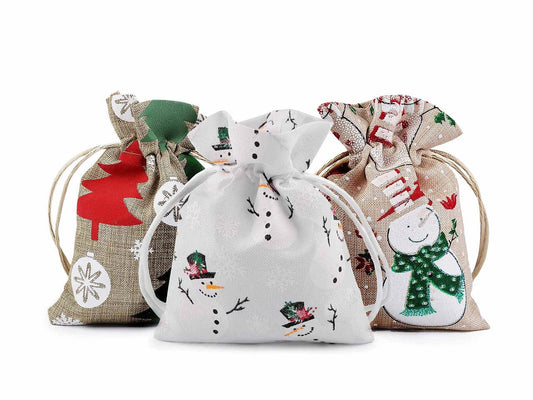 Image d’un sac à motif de Noël | 10×13 cm | tons variés – disponible chez Šarlotes audumi