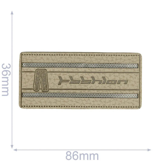 Bild mit Kunstleder-Etikett 86×36 mm (grau) – erhältlich bei Šarlotes audumi