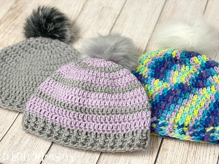 Artificial fur pom-pom with loop Ø11 cm - white