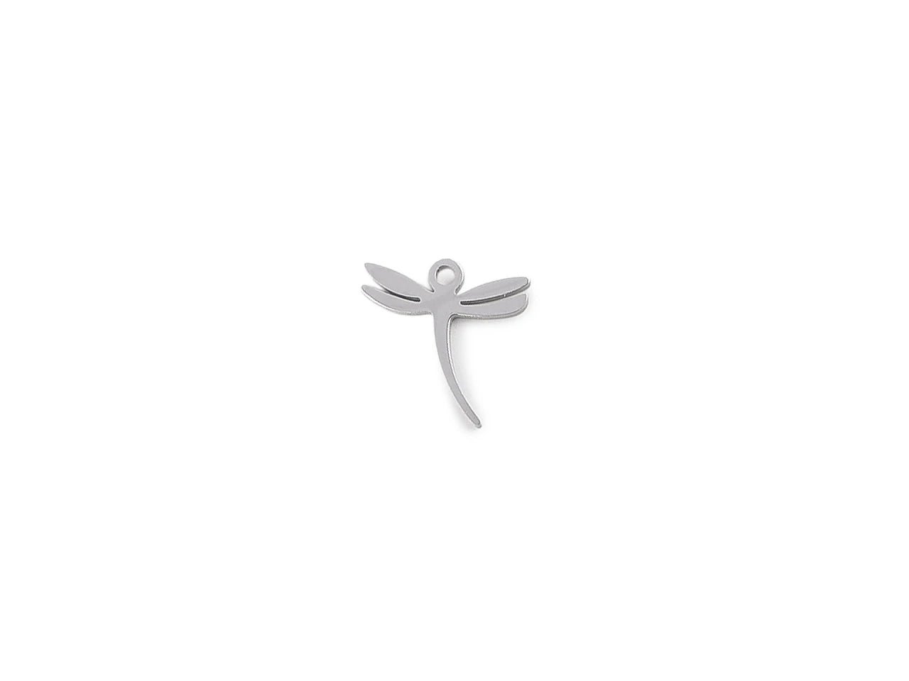 Image d’un pendentif en métal – libellule | tons variés – disponible chez Šarlotes audumi