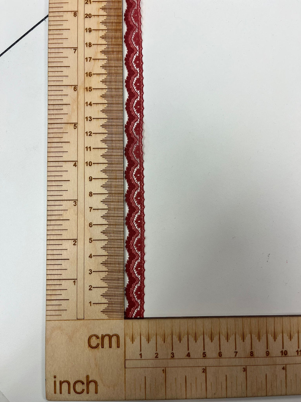Image de dentelle 1,1 cm, terracotta – disponible en ligne chez Šarlotes audumi