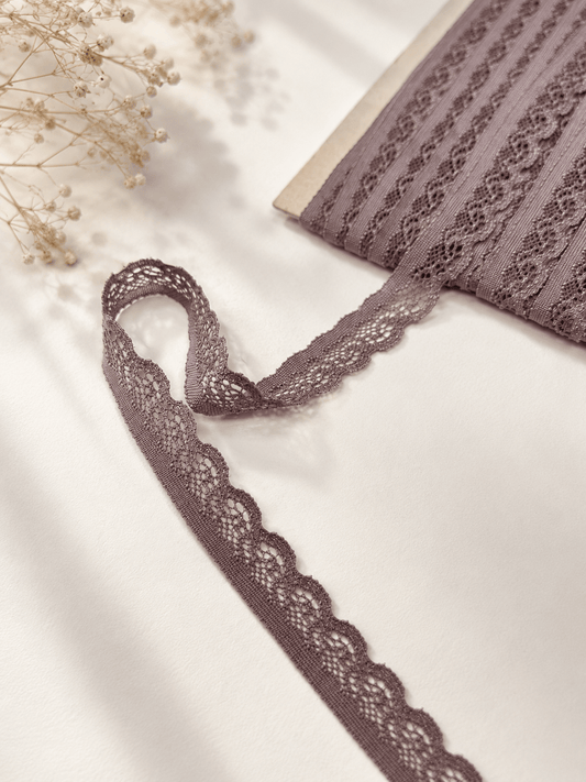 Image of 1.4 cm lace, gray-brown – available online at Charlotte Fabrics