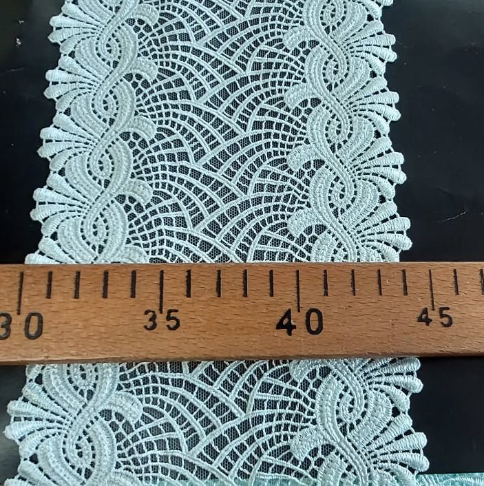 Image de dentelle 15 cm-menthe – disponible en ligne chez Šarlotes audumi