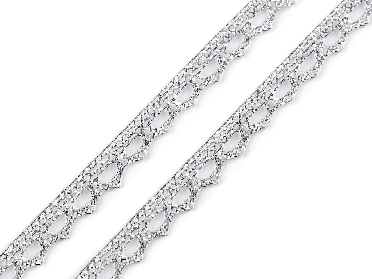 Image de dentelle argentée 1 cm – disponible chez Šarlotes audumi