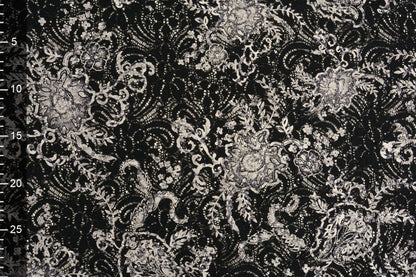 Image de tissu en dentelle noir et argent 210 g/m² – disponible chez Šarlotes audumi
