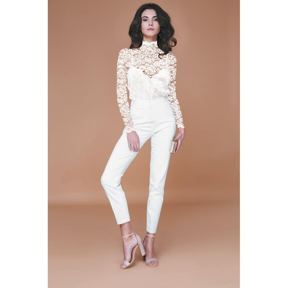 Image de tissu en dentelle blanc lait 130 g/m² – disponible chez Šarlotes audumi