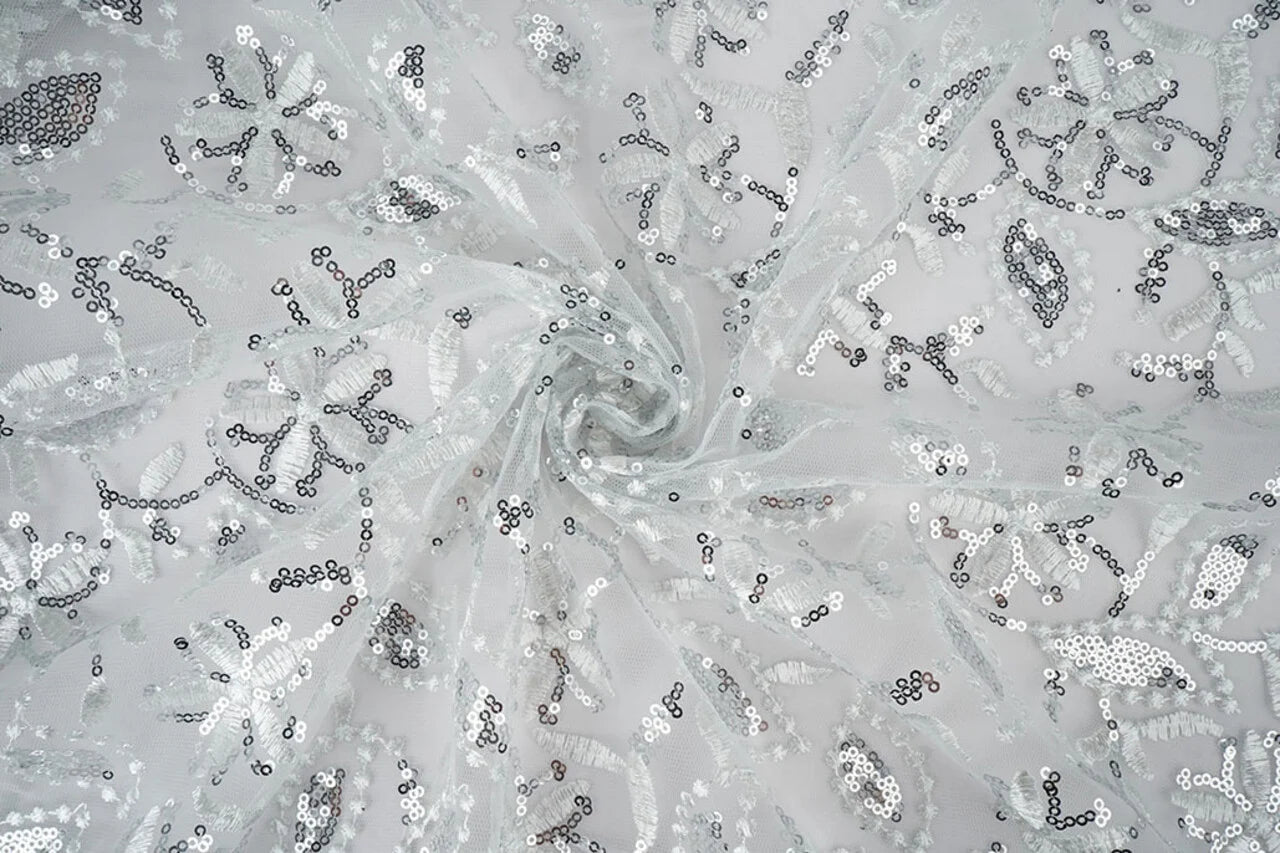 Tissu en dentelle|Tulle brodé à paillettes 160 g/m² - argent – disponible chez Šarlotes audumi