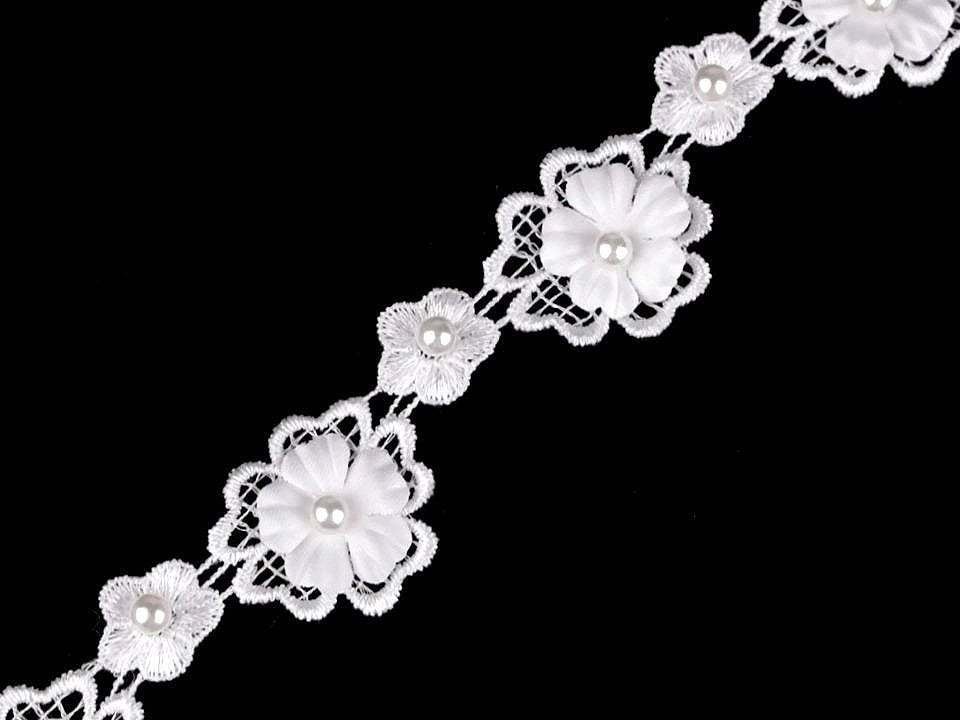 Image avec ruban en dentelle à fleurs 3D et perle, 30 mm - blanc – disponible chez Šarlotes audumi