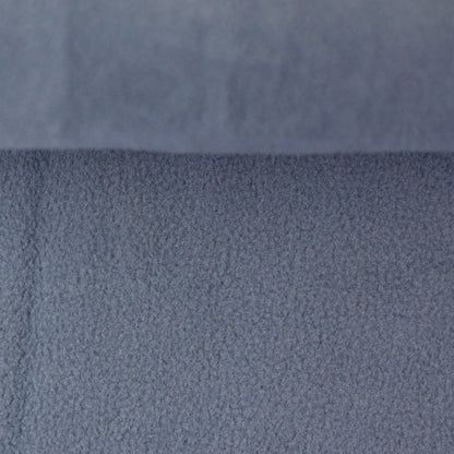 Image de microfleece – tissu polaire doux pour vêtements bleu-gris – disponible en ligne chez Šarlotes audumi