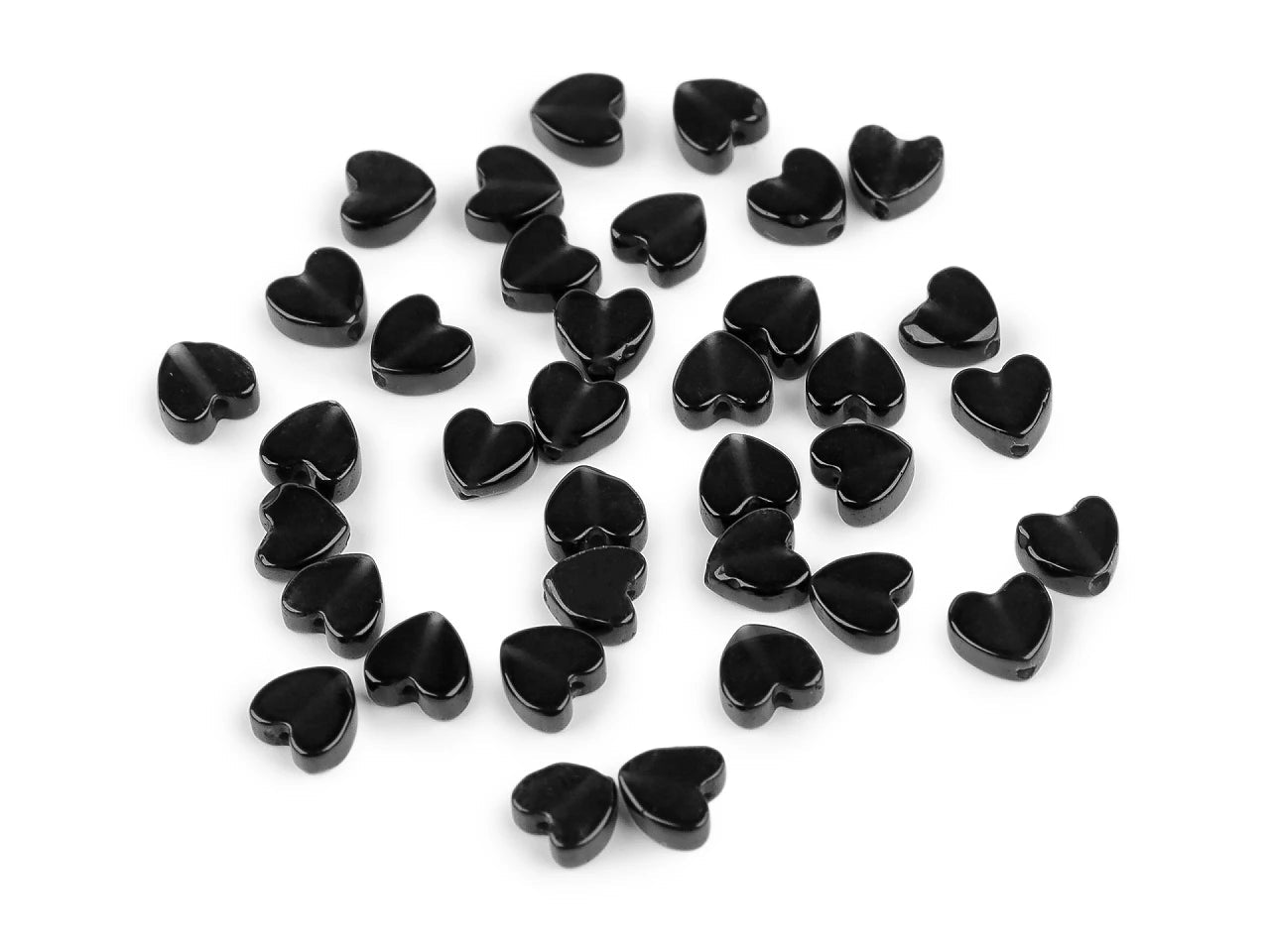 Image de perles en forme de cœur en minéral et en verre Ø6 mm, 35 pièces, de différentes nuances – disponible chez Šarlotes audumi