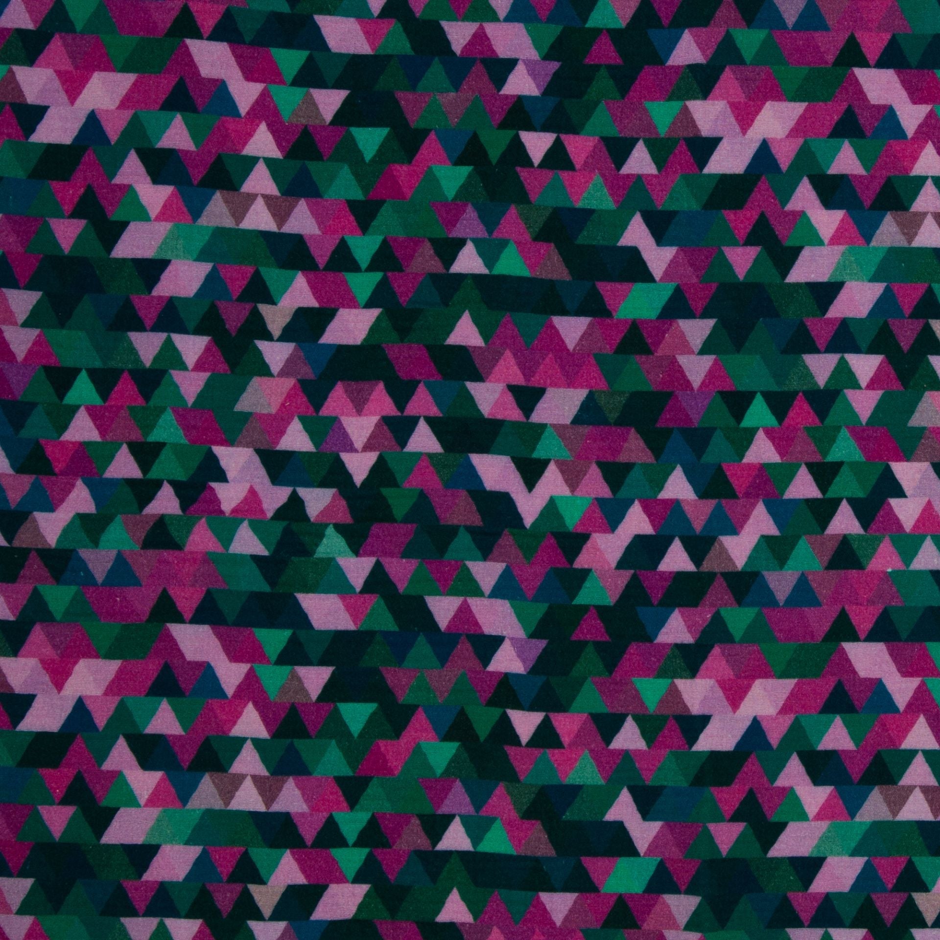 Image de mousseline - triangles colorés 130 g/m² – disponible chez Šarlotes audumi