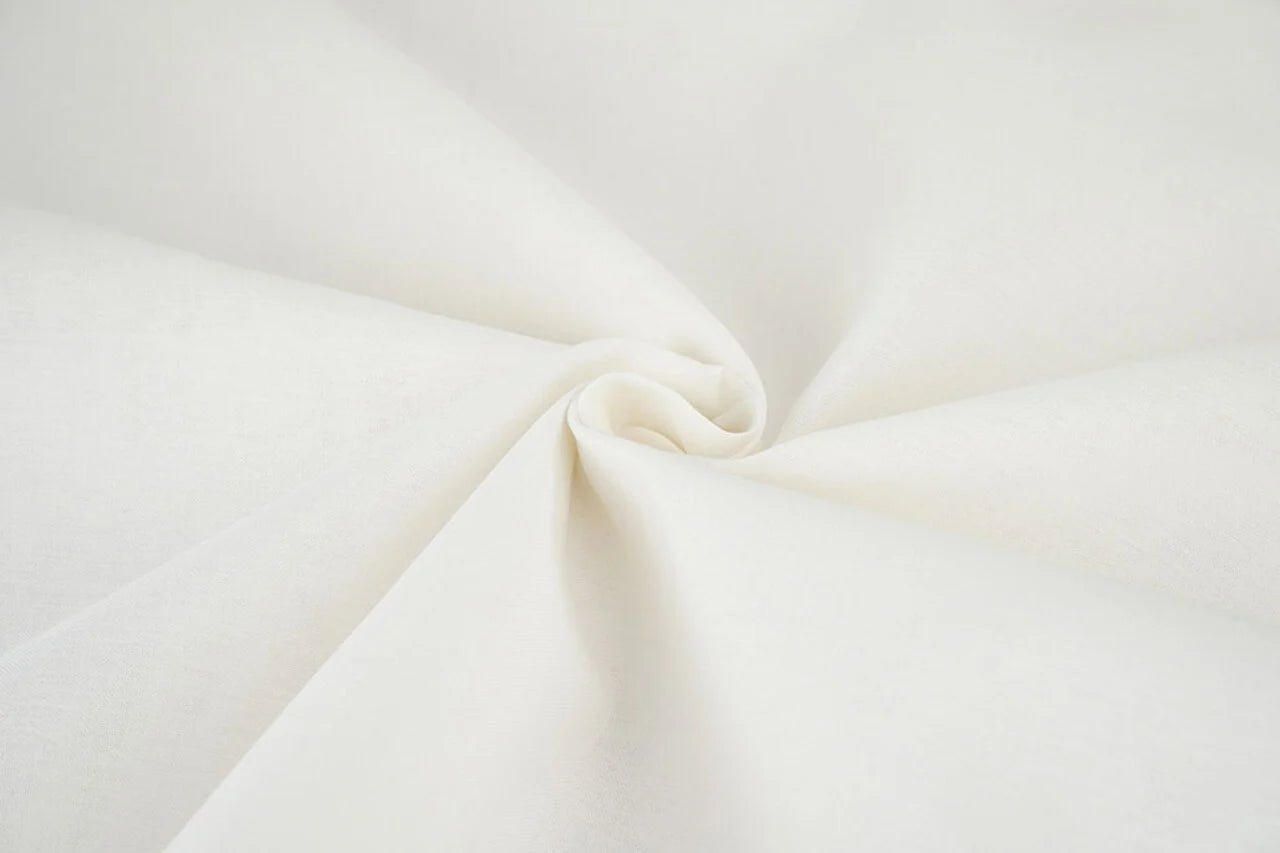 Image avec tissu de gaze en coton non blanchi / étamine à fromage 100 g/m² – disponible chez Šarlotes audumi