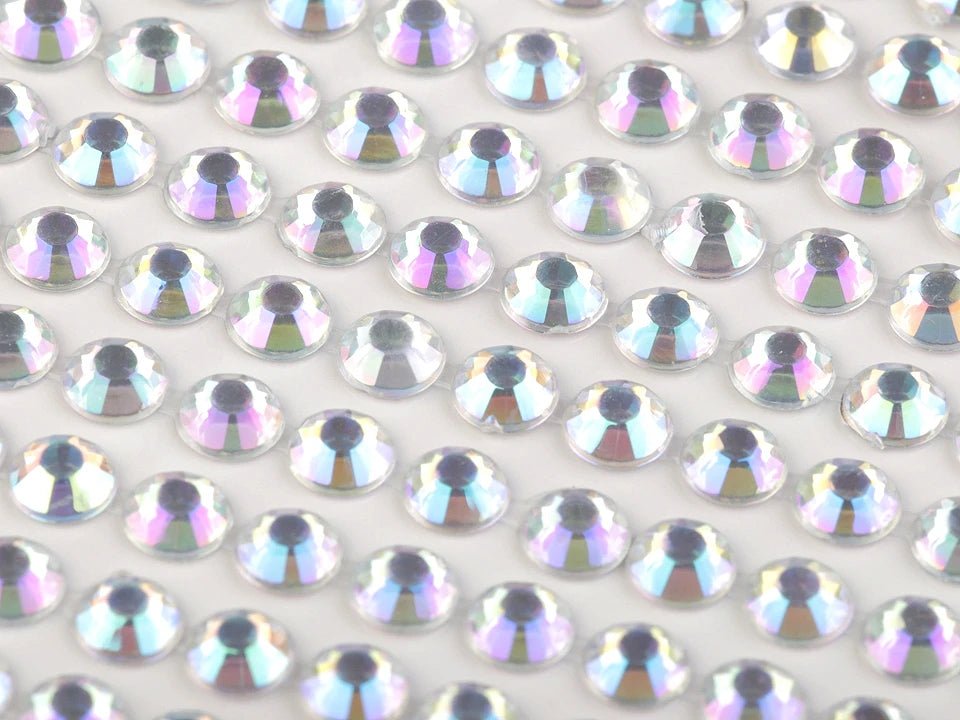 Image of self-adhesive crystal stones Ø6 mm – available online at Charlotte Fabrics