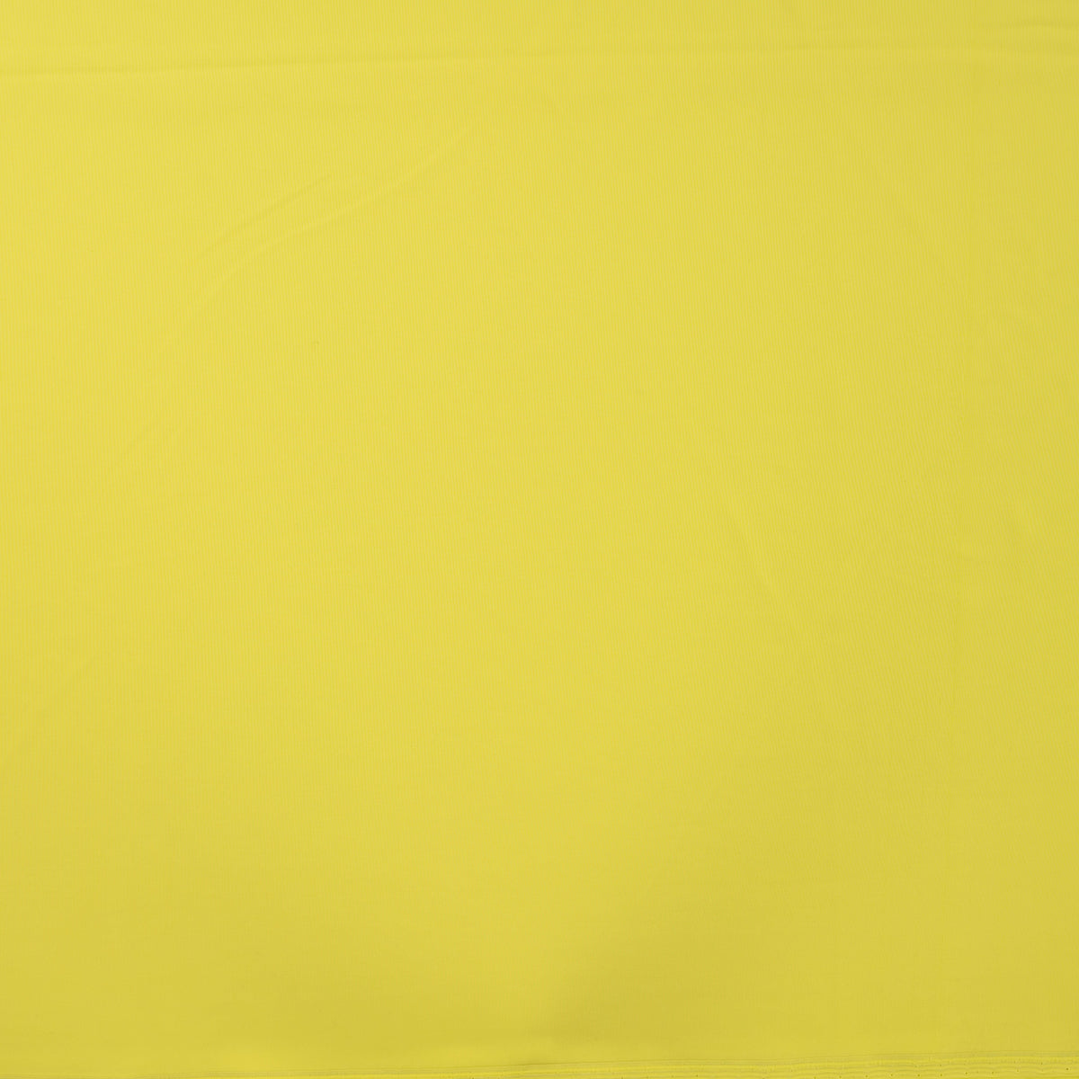 Image du tissu de maillot de bain avec UPF 50+ et résistance au chlore - jaune, disponible en ligne chez Šarlotes audumi