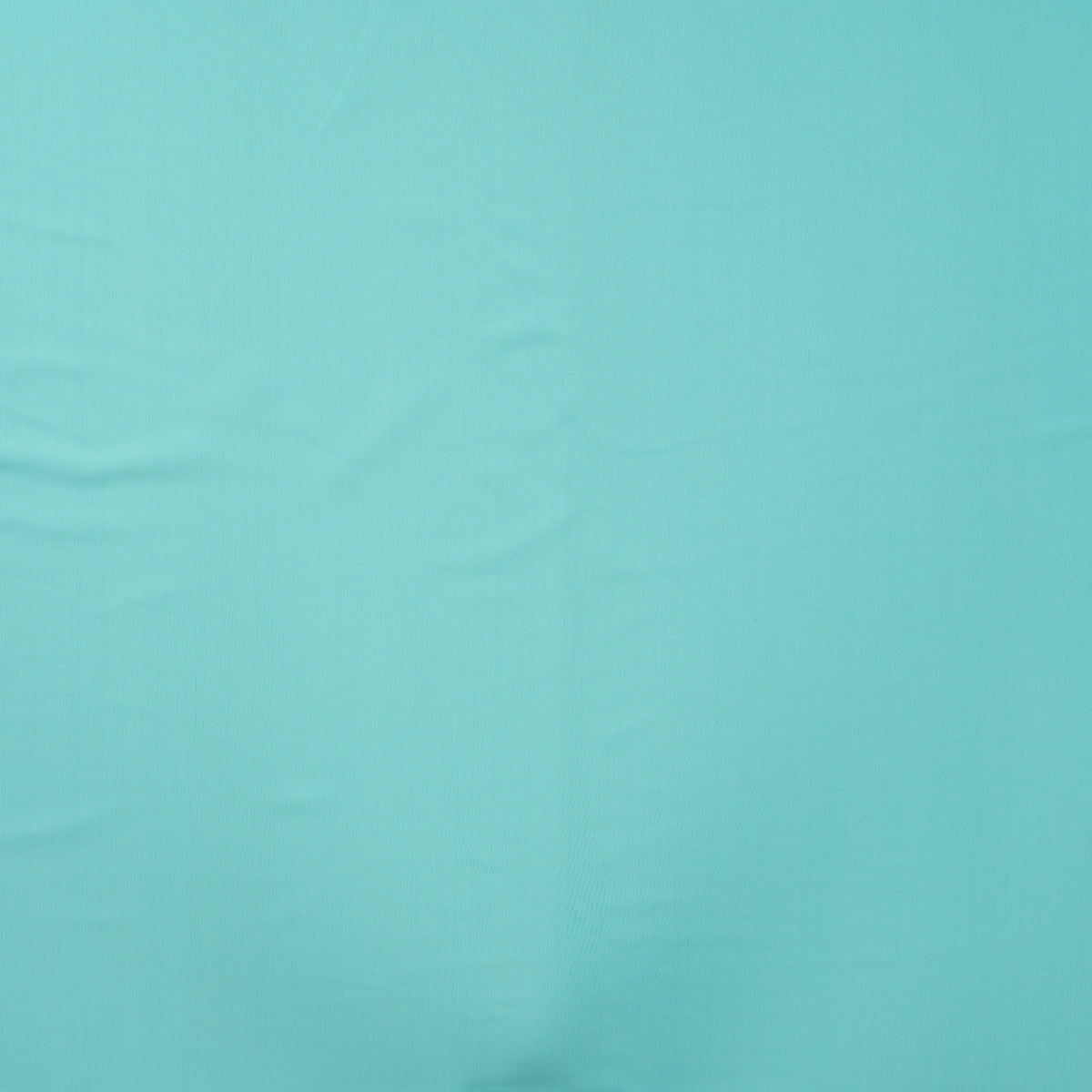 Image d’un tissu de maillot de bain avec UPF 50+ et résistance au chlore, turquoise – disponible en ligne chez Šarlotes audumi