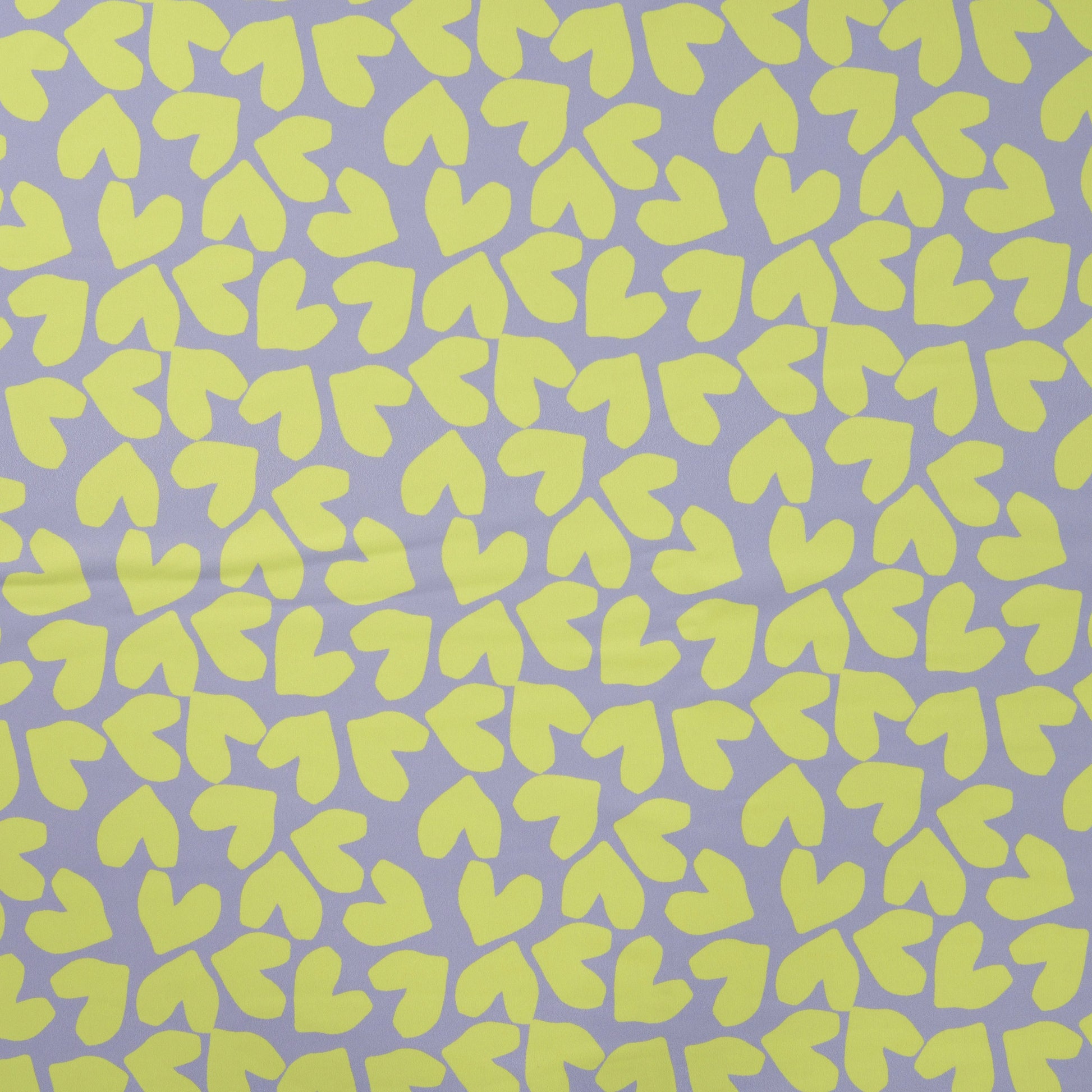 Tissu lycra pour maillots de bain - petits cœurs sur fond lilas fumé 220 g/m² | UPF 50+